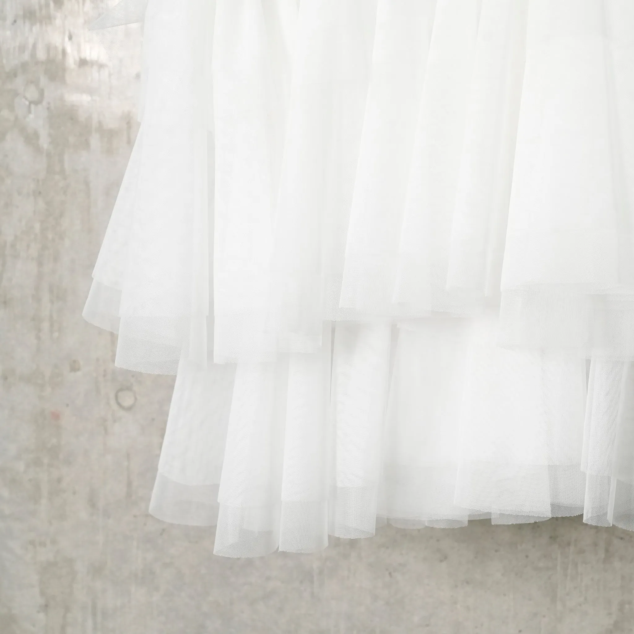 TULLE RUFFLE CROPPED SHIRT / WHITE