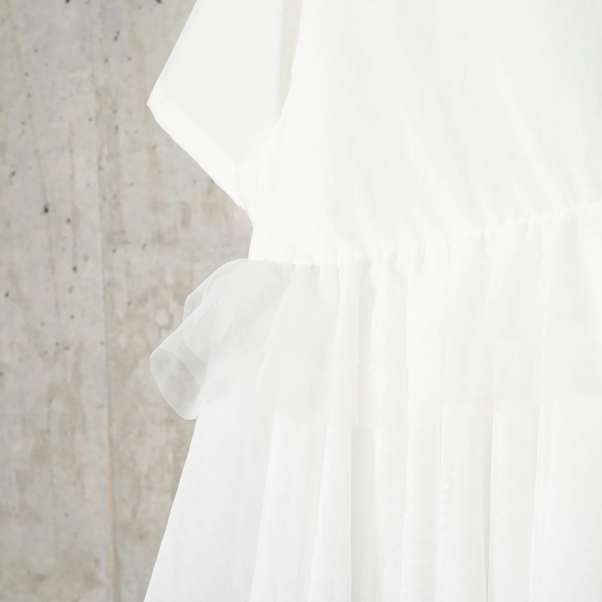 TULLE RUFFLE CROPPED SHIRT / WHITE